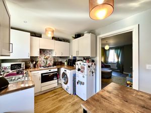 Dining Kitchen- click for photo gallery